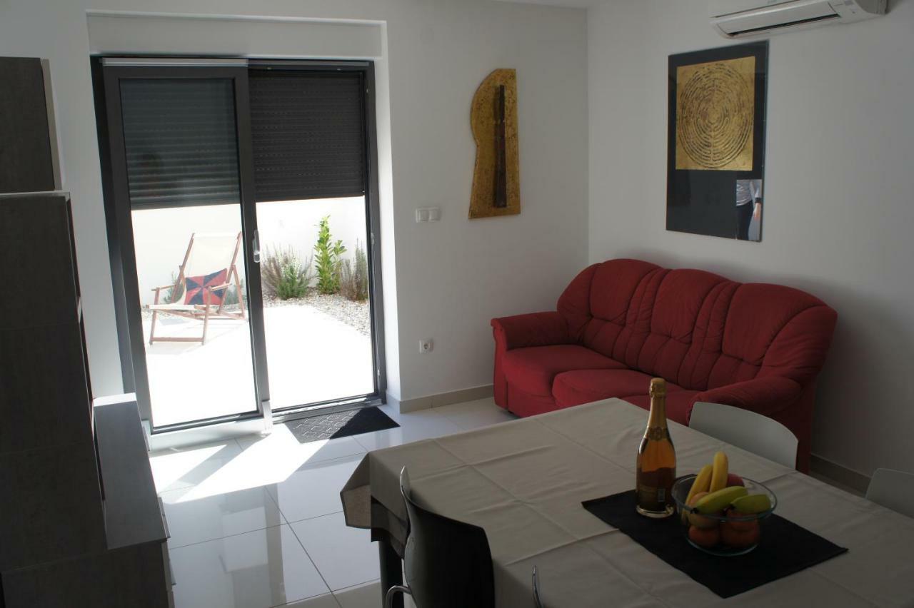 Apartment White Vantacici Kültér fotó