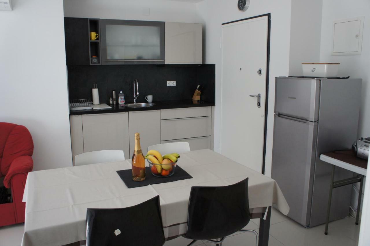 Apartment White Vantacici Kültér fotó
